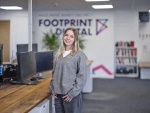 Klaudia Headshot 2025